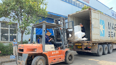 6.28日，由華豫萬通設(shè)計(jì)承建的烏干達(dá)玉米加工成套設(shè)備裝箱發(fā)貨